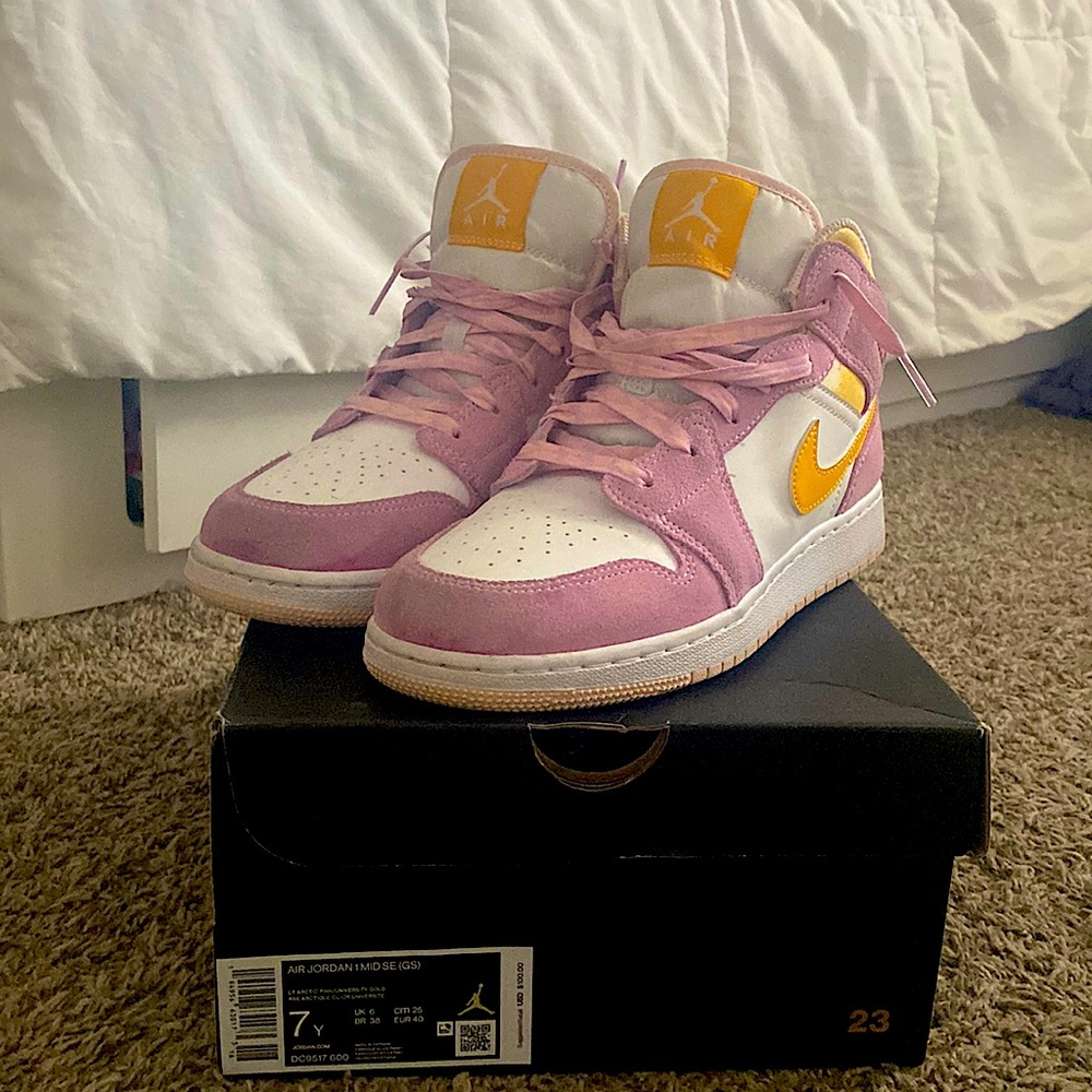 Lt Arctic Pink/University Gold rose arctique CL/OR University